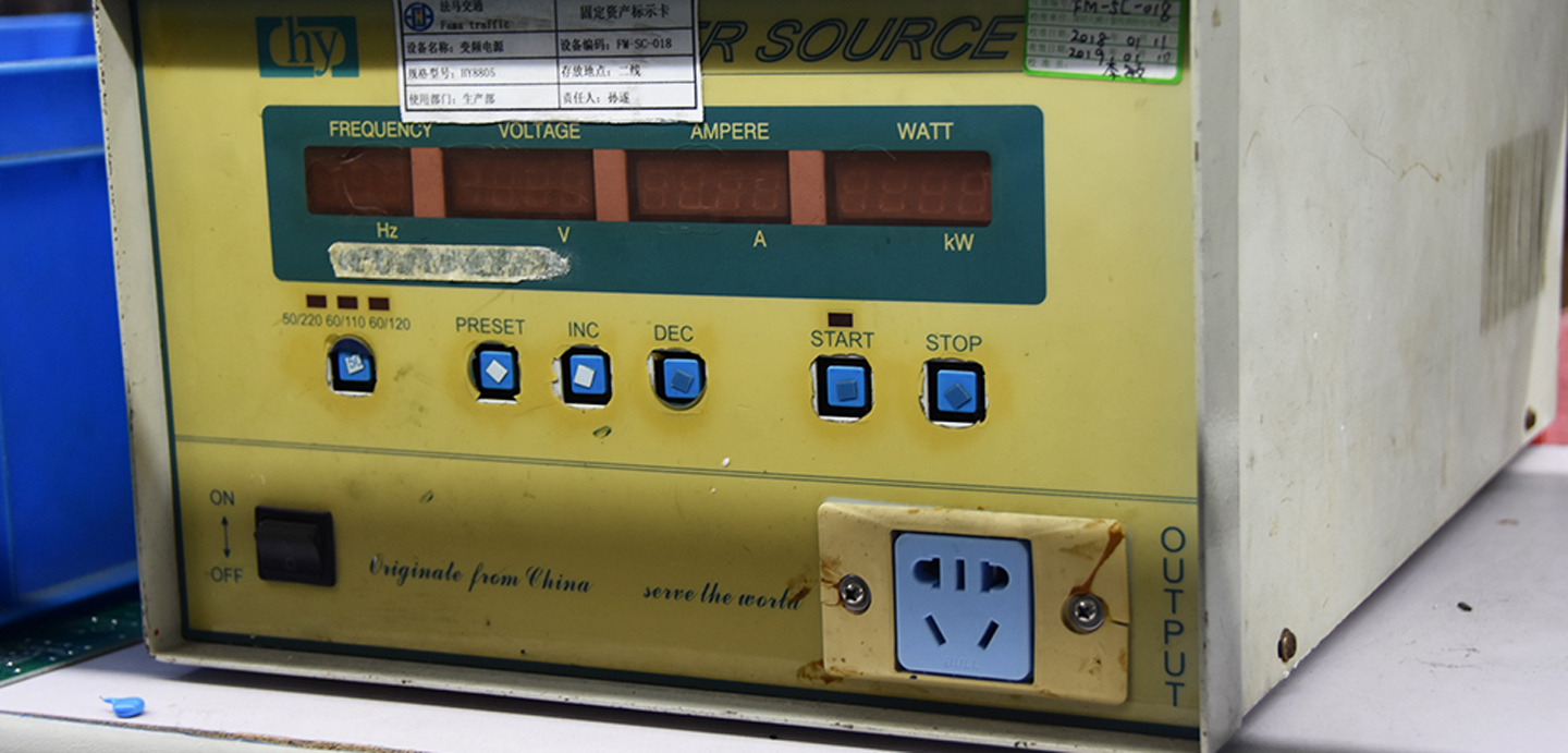 Equipamentos de produ&ccedil;&atilde;o de lumin&aacute;rias