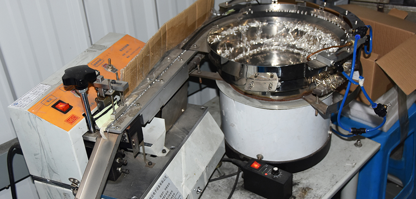 Equipamentos de produ&ccedil;&atilde;o de lumin&aacute;rias