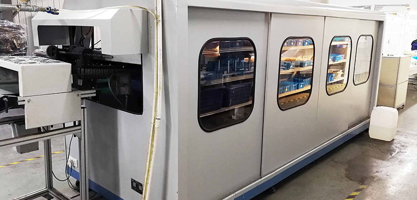 Equipamentos de produ&ccedil;&atilde;o de lumin&aacute;rias